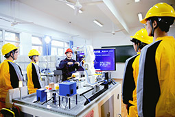 学汽车技术选择山东万通