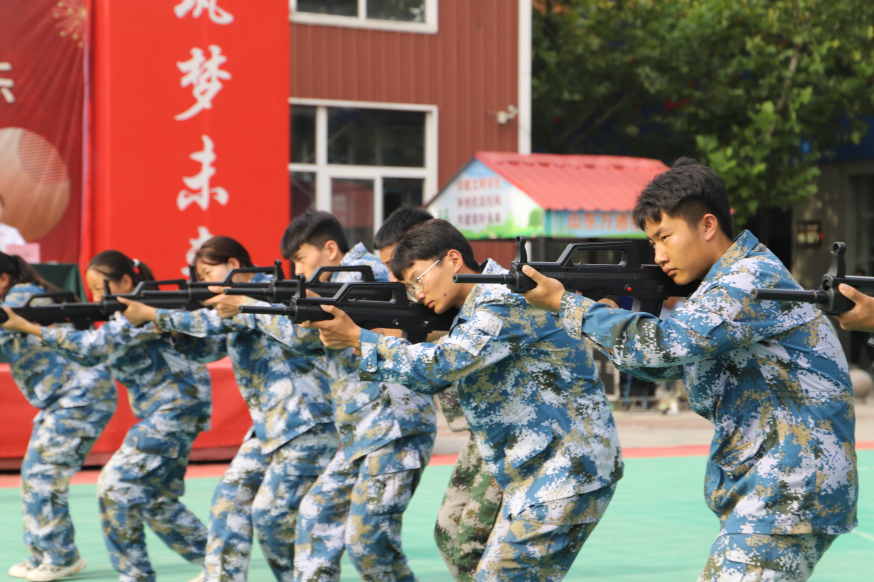 少年壮志，英姿飒爽丨山东万通2022级新生汇报演出圆满暨表彰大会