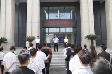 欢送我校学子赴青岛高铁顶岗实习