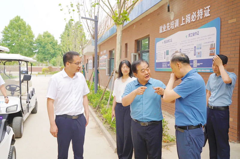 “技能大师进校园 匠心筑梦共传承”，山东万通开展技能大师进校园活动