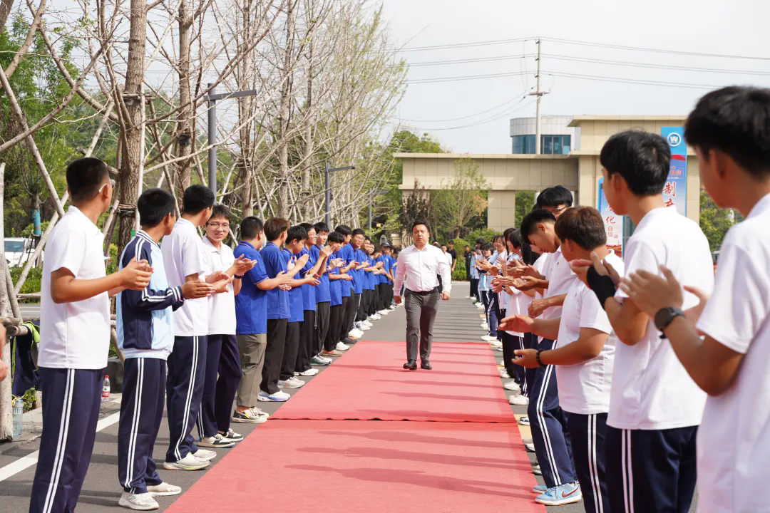 你好，新学期|山东万通杰出校友报告会圆满落幕，榜样力量激励万通学子前行