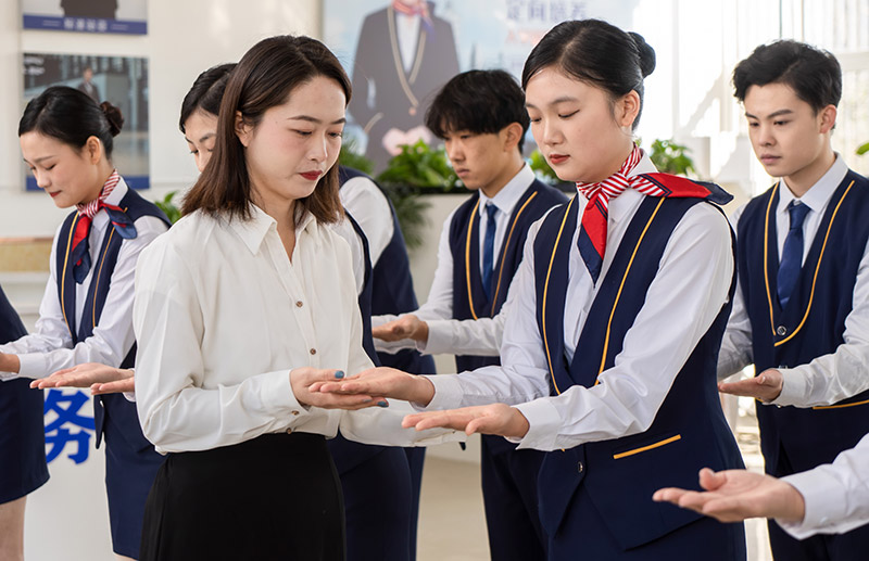 中考失利≠人生出局！这里用一技之长为你重启未来