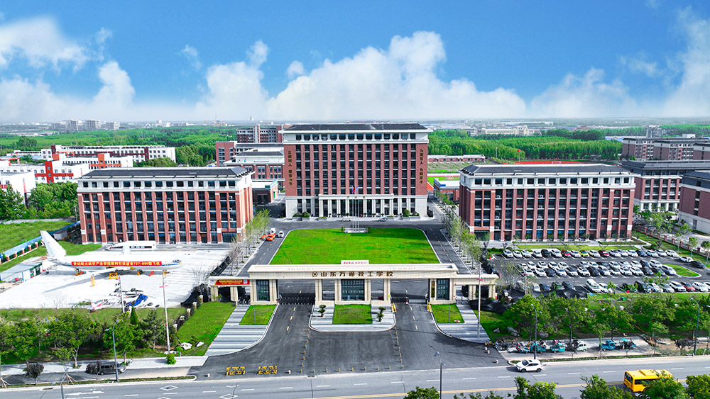 高考落榜≠人生失利:学技术开启逆袭之路,山东万通助你弯道超车