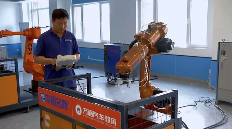 山东万通校企定向班专业推荐——PLC自动化