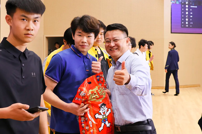 匠心筑梦迎五一，青春逐梦耀万通！山东万通五一联欢晚会圆满落幕！