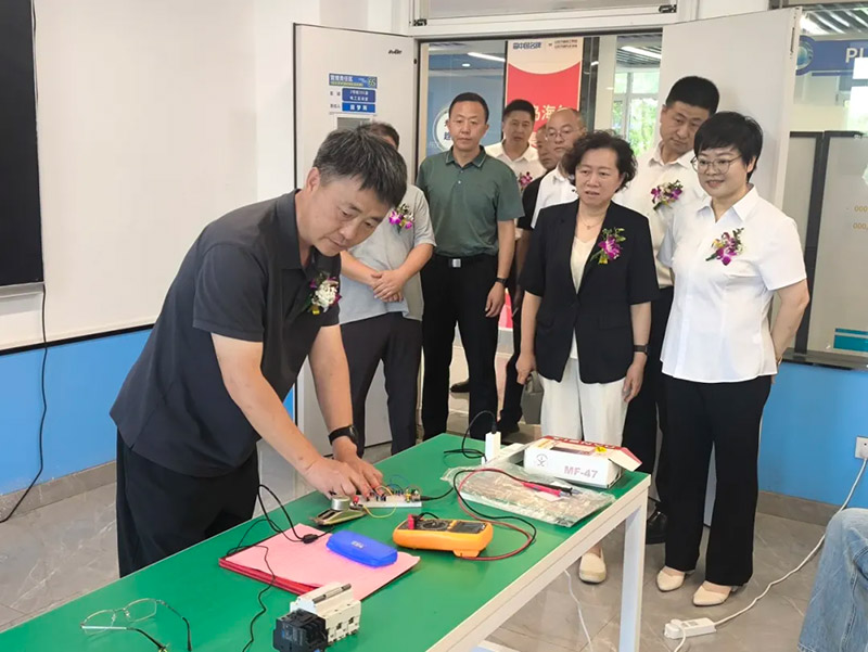 才聚泉城 技传匠心丨第四届“海右人才节”技能大师进校园活动走进山东万通