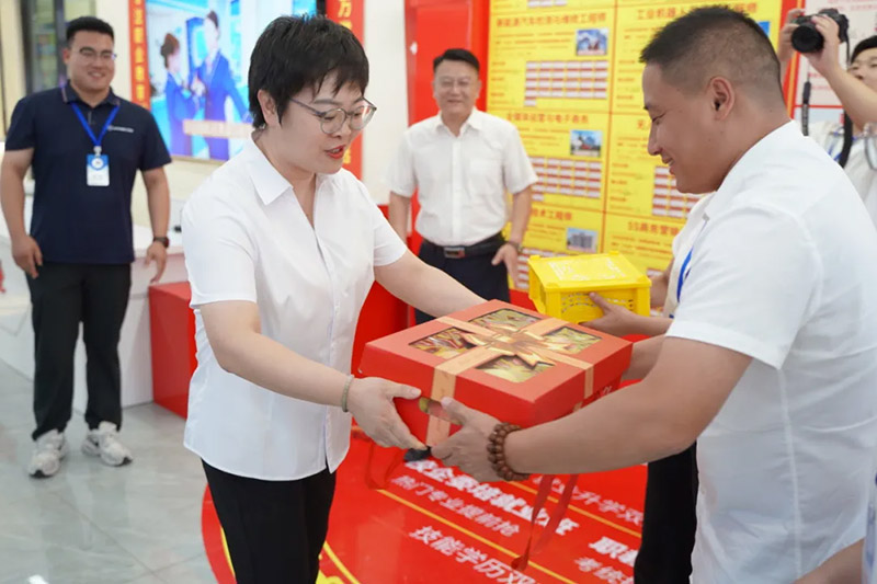 躬耕职教守初心 师恩筑梦启新程丨山东万通2026年教师节庆祝活动圆满举行